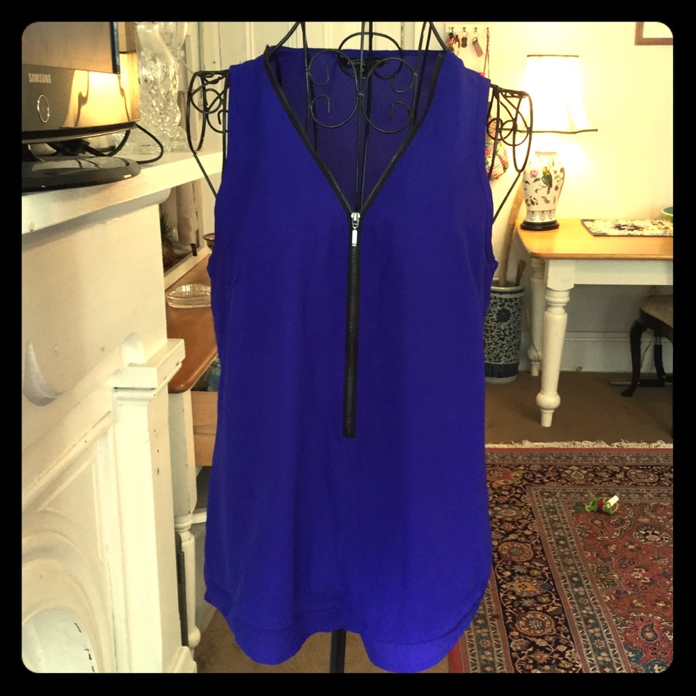 ⭐️SALE⭐️ New Look Sleeveless Zip Up Top
